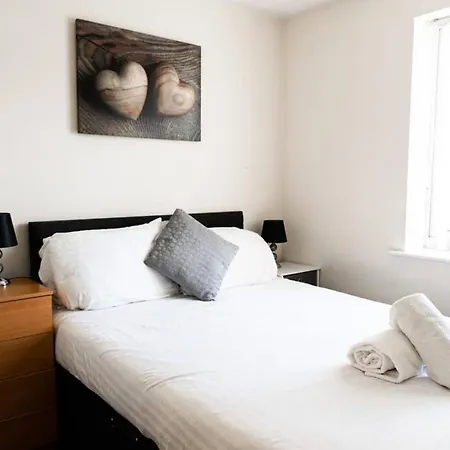Greenings Apt Warrington - 2 Bed With Free Off Road Parking & Wifi Exterior photo