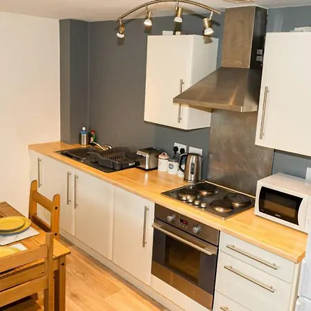 Greenings Apt Warrington - 2 Bed With Free Off Road Parking & Wifi Exterior photo