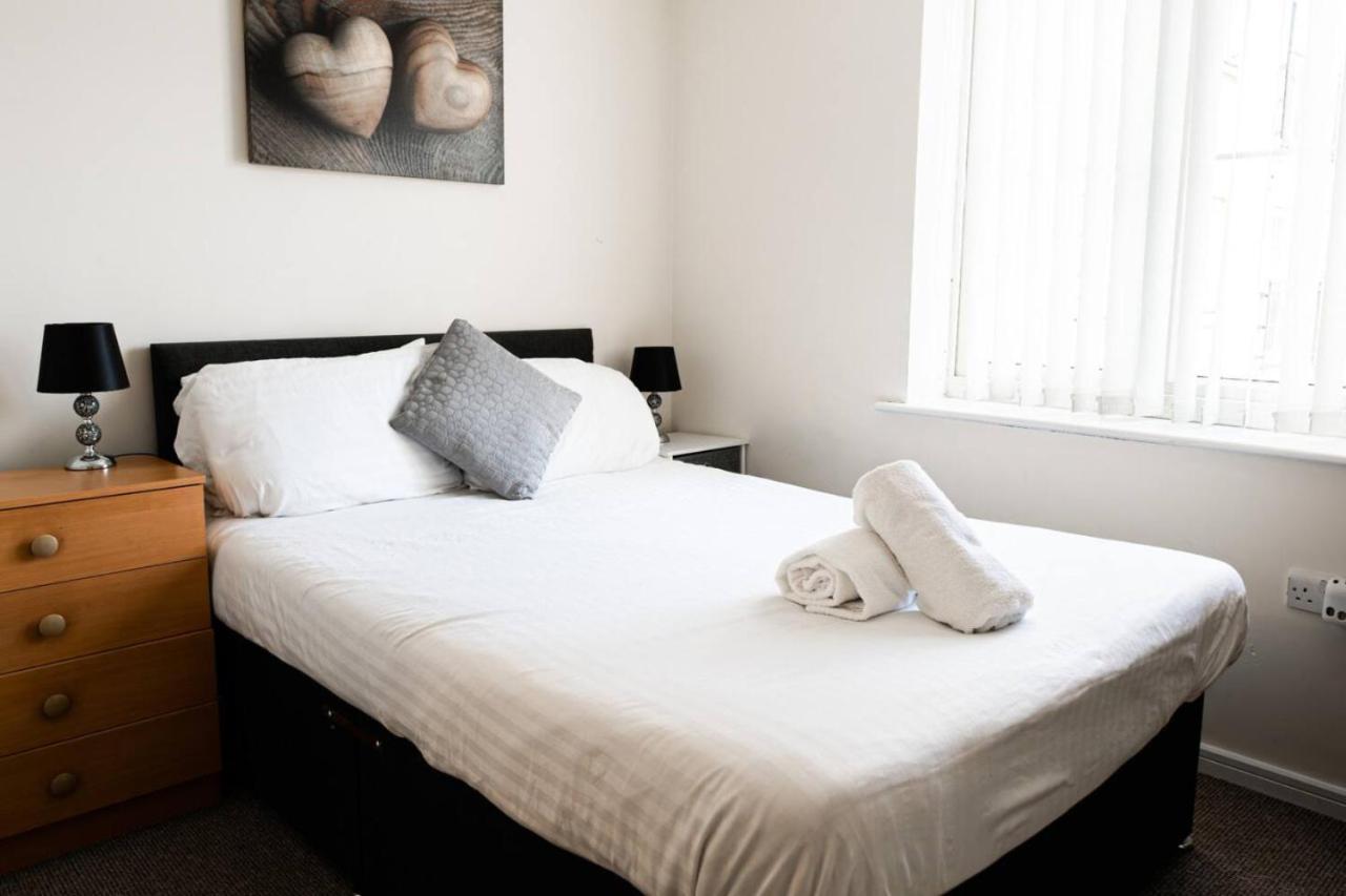 Greenings - 2 Bed With Free Off Road Parking & Wifi Apartment *