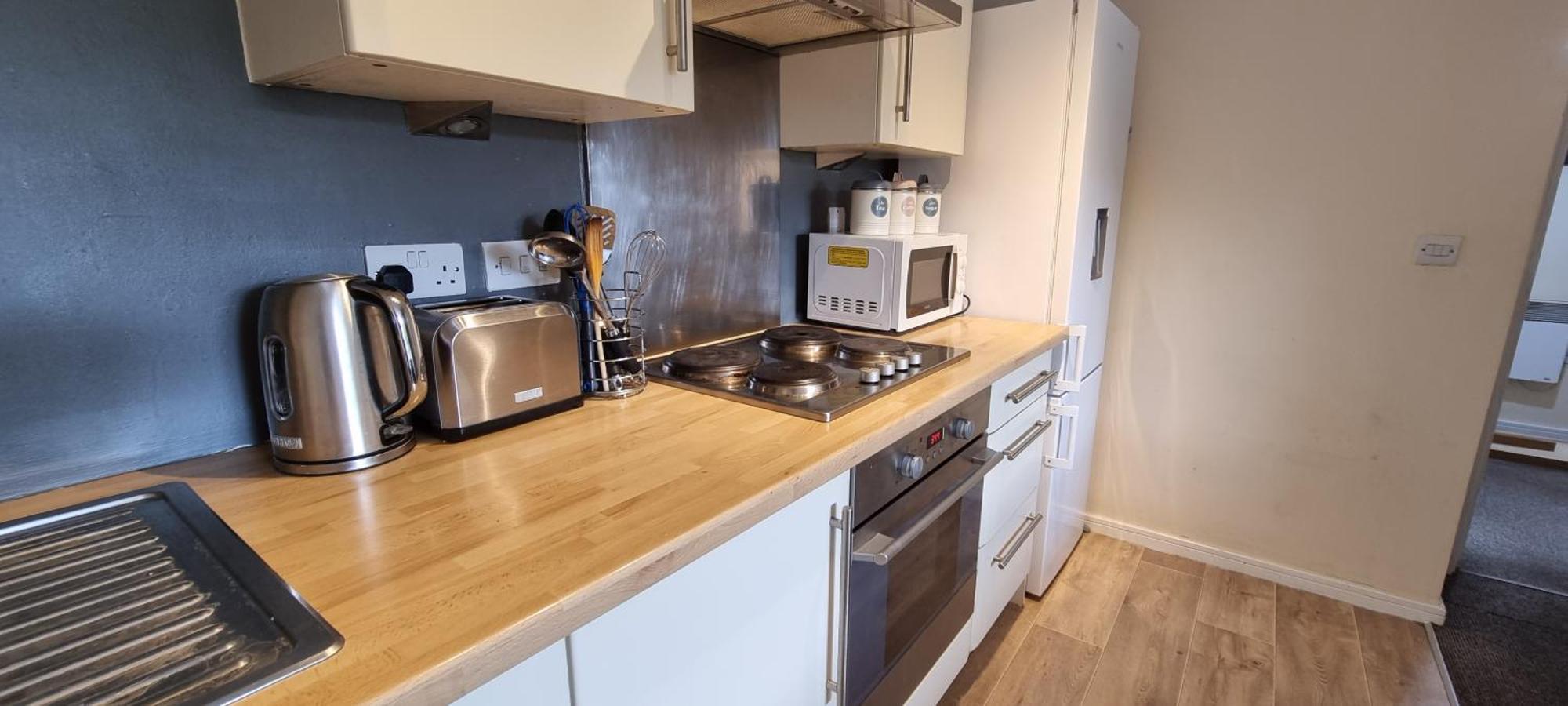Greenings - 2 Bed With Free Off Road Parking & Wifi Warrington